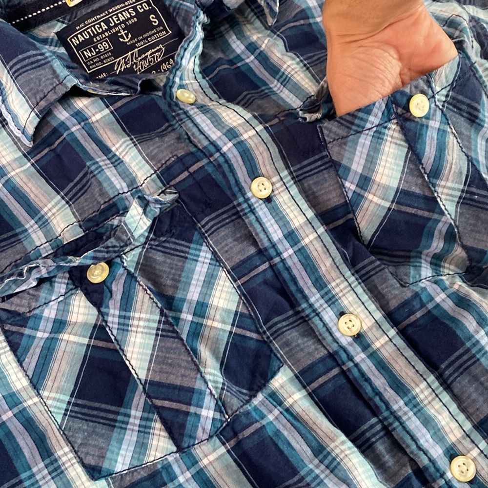 Nautica Jeans Co blue and white plaid shirt-sleeve button down shirt - Picture 6 of 17